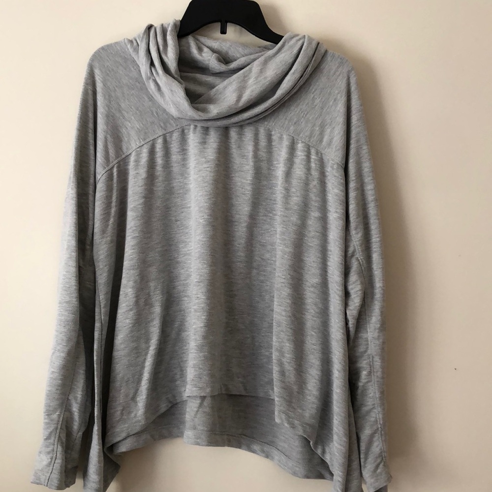 Women’s 90 degrees cowl neck athletic top Cascade asymmetrical long sleeve XL